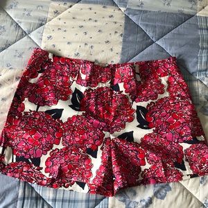 Vineyard vines floral shorts